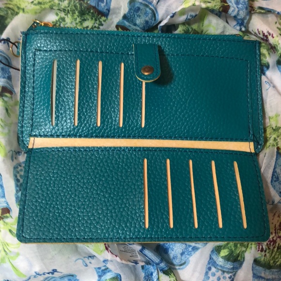❌❌SOLD ❌❌NWOT Very cute teal wallet - Picture 2 of 3